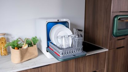 Bob - design eco mini-oppvaskmaskin med front i grønn krom / skrog i hvit  - dishwasher front chrome green / body white - Bilde 17